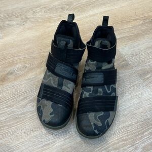 Nike Labron Zoom Soldier 10 Camo Sneakers